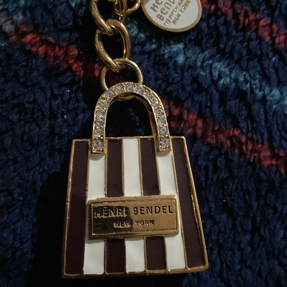 Henri Bendel key ring - Picture 3 of 8